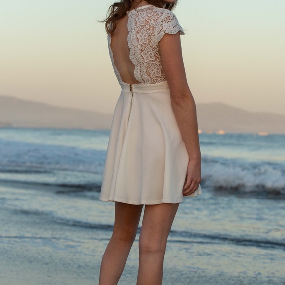 **LAST CHANCE** White Dress with Capped Sleeves - Picture 2 of 7